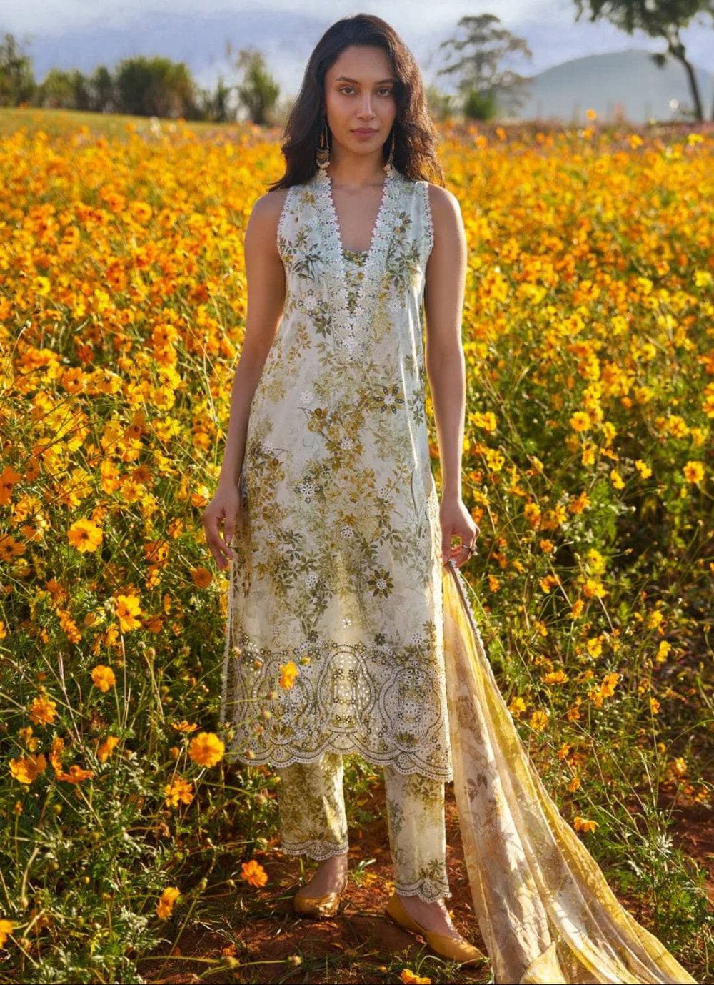 Image Printkari Embroidered Suit