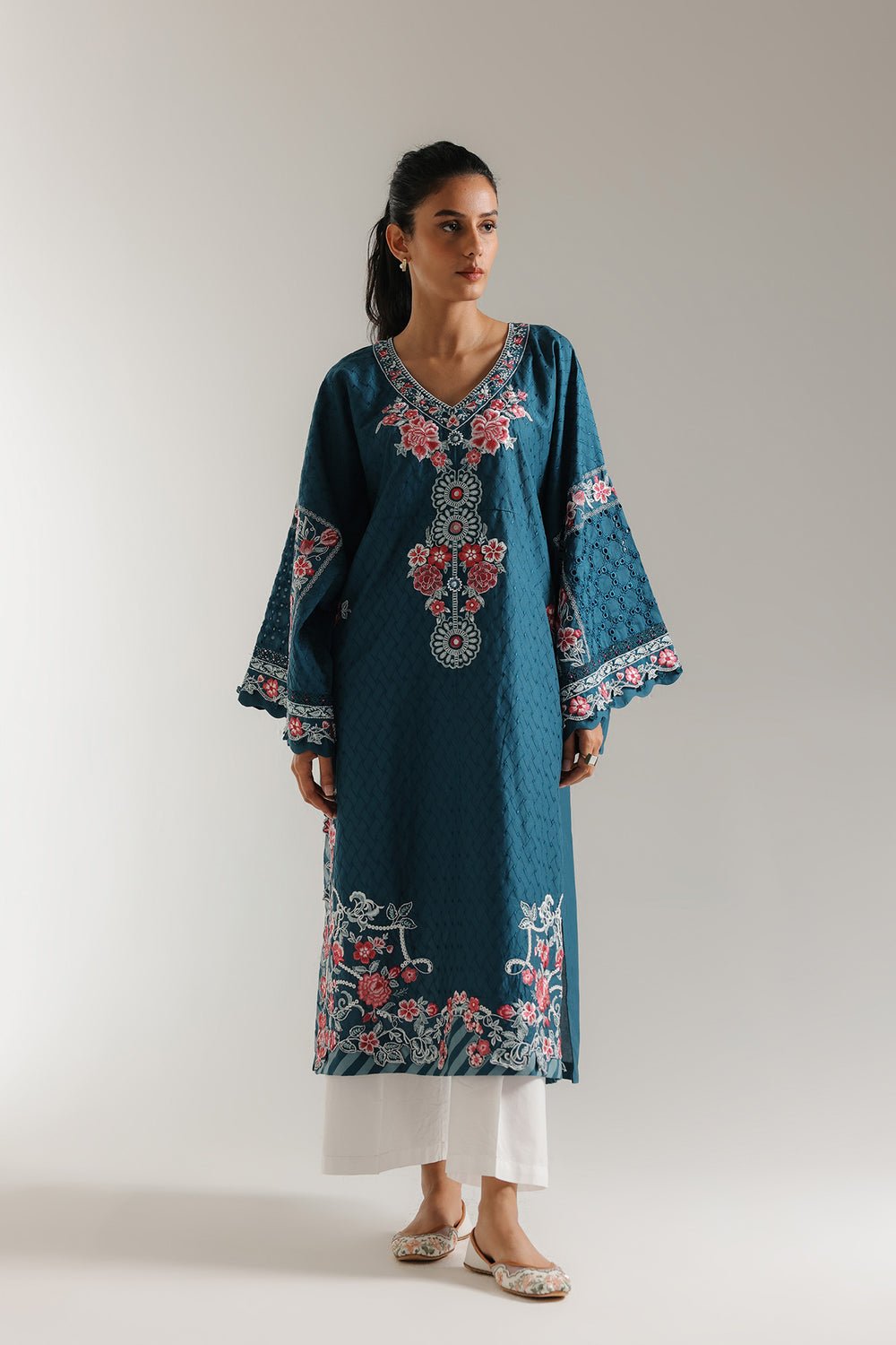 Ethnc Embroidered Kaftan