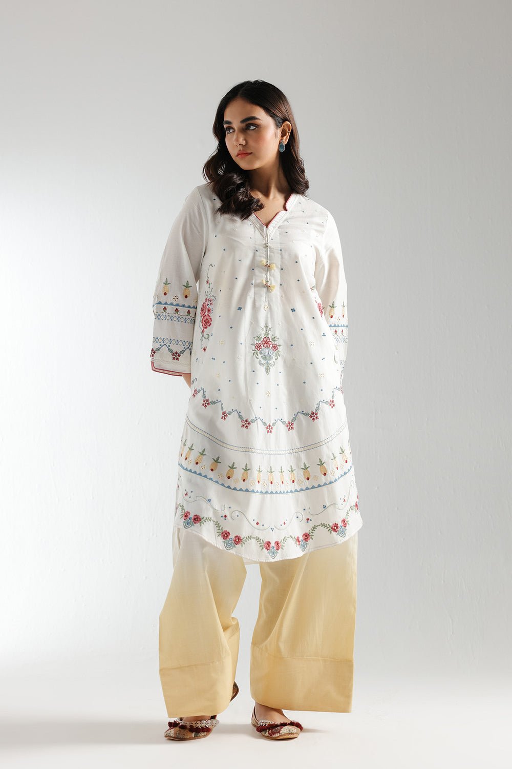 Ethnc Embroidered Pret