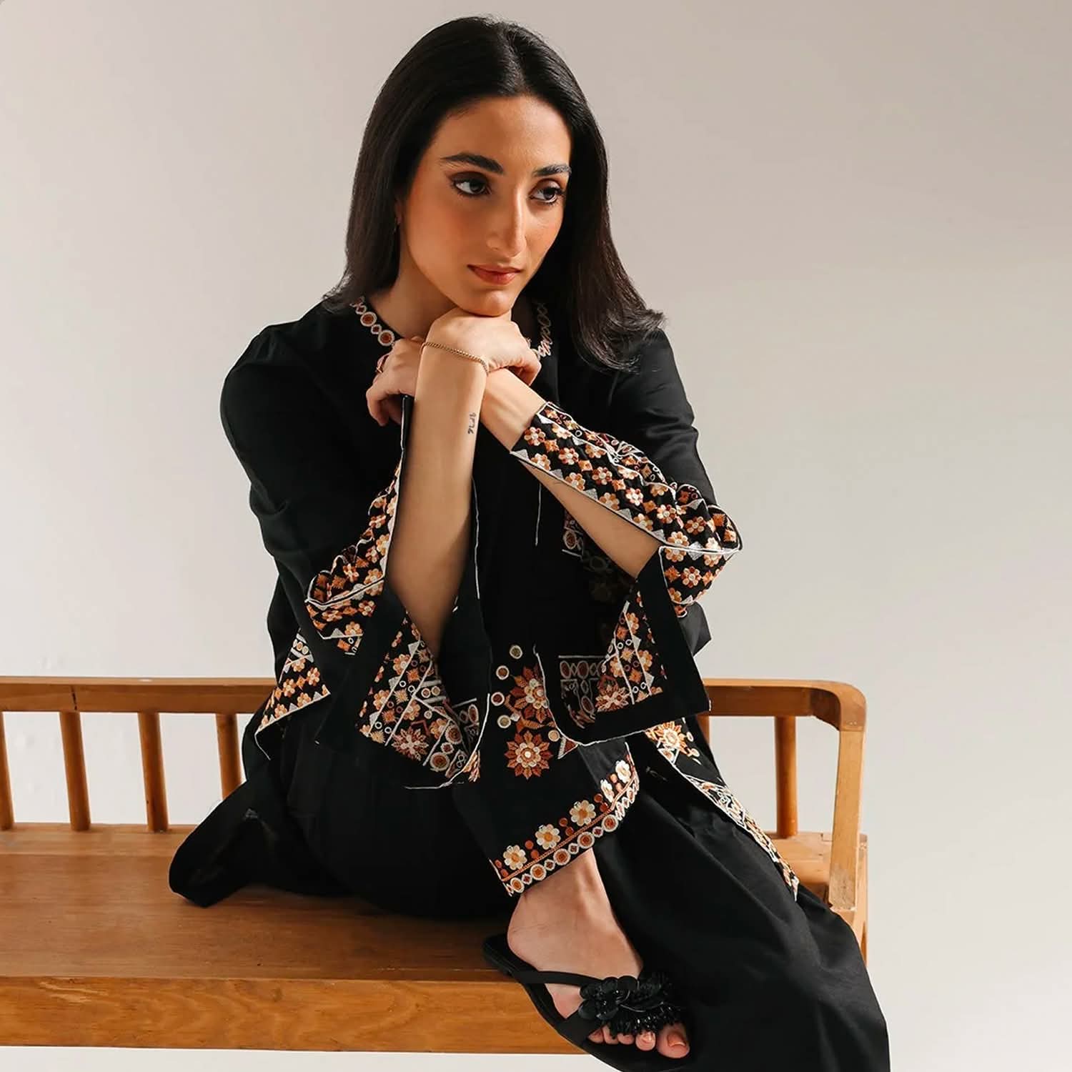 Ethnc Embroidered Co ord