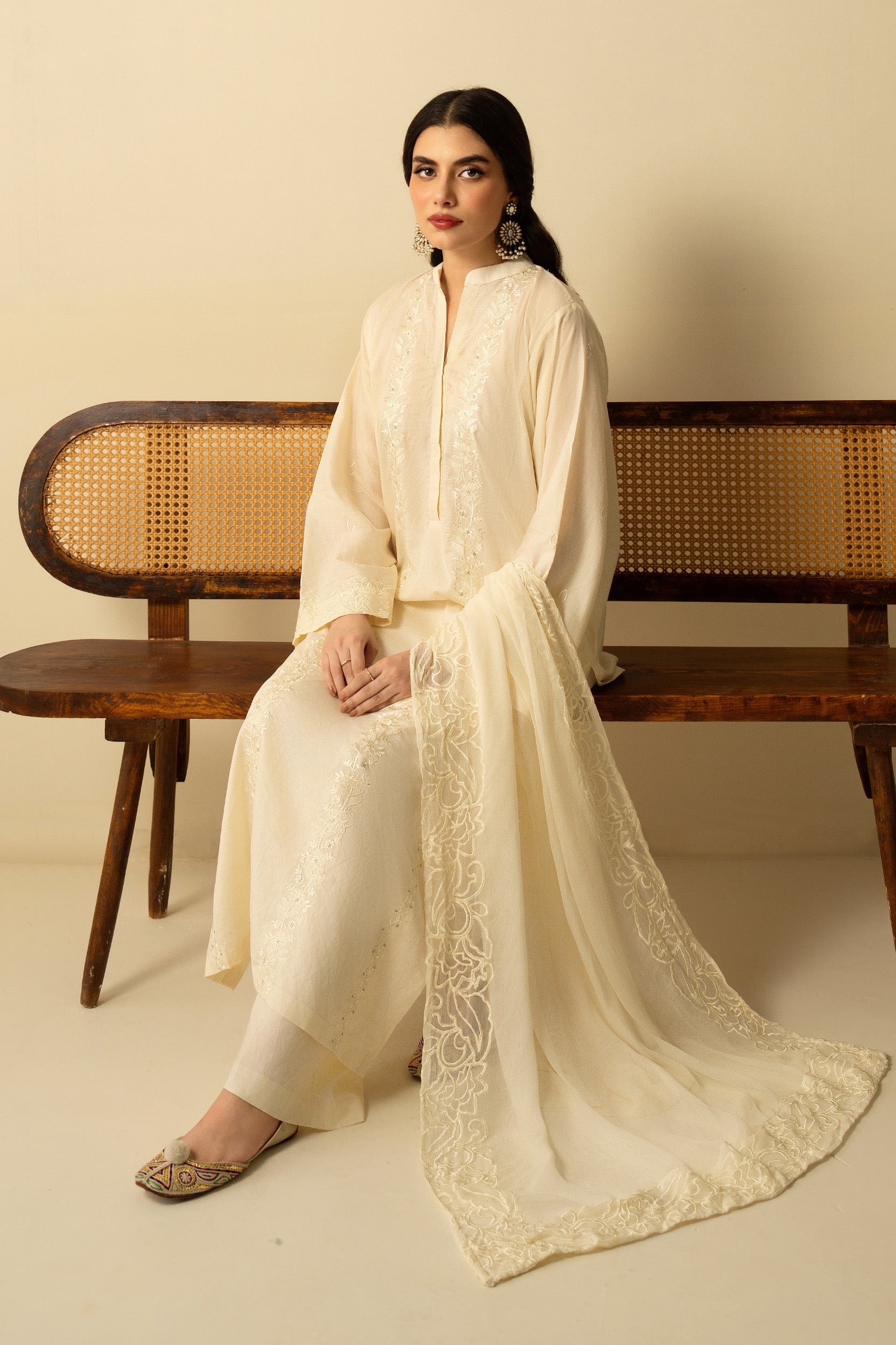 Rozana Embroidered Pret