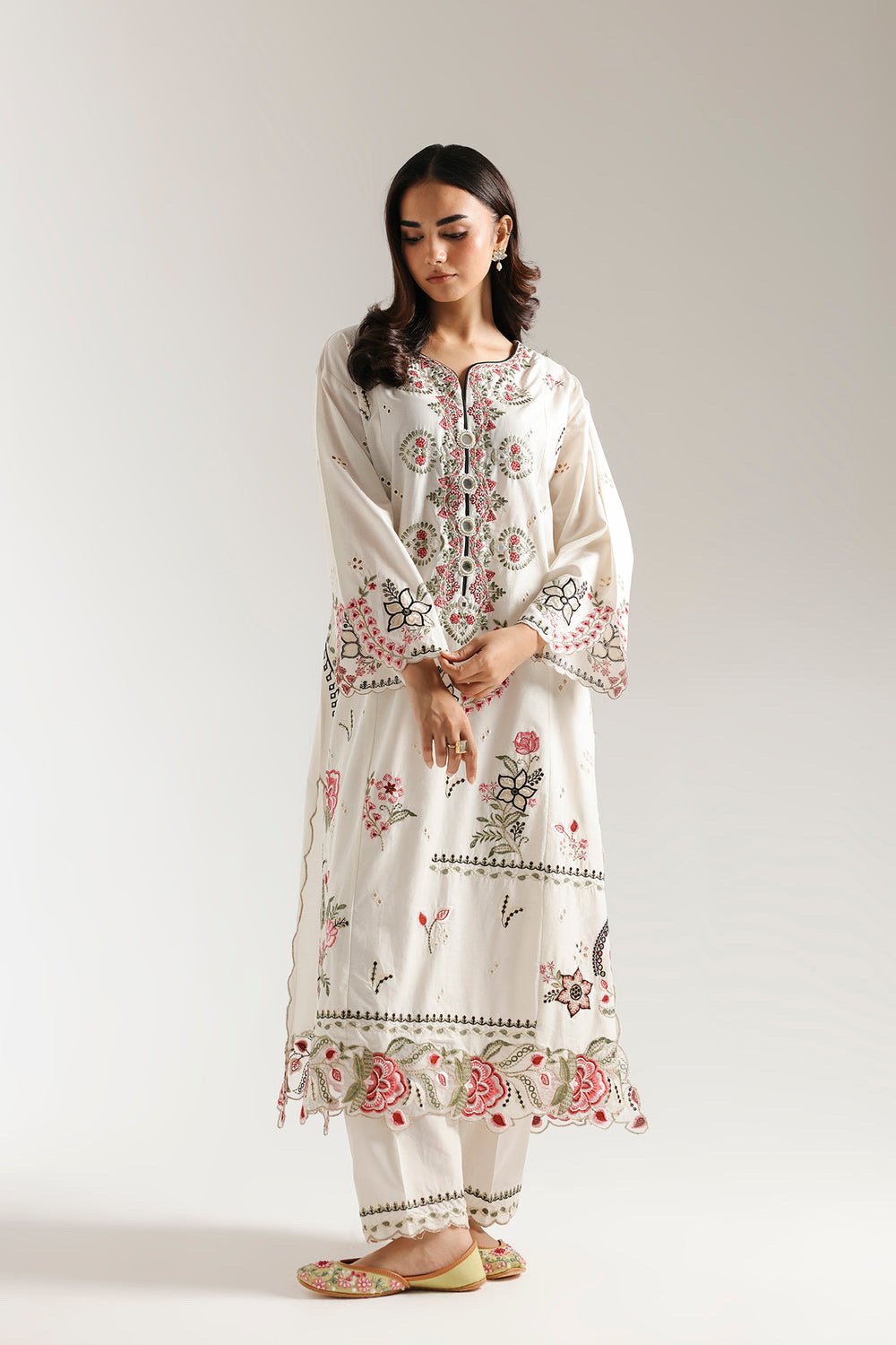 Ethnc Embroidered Co ord Set