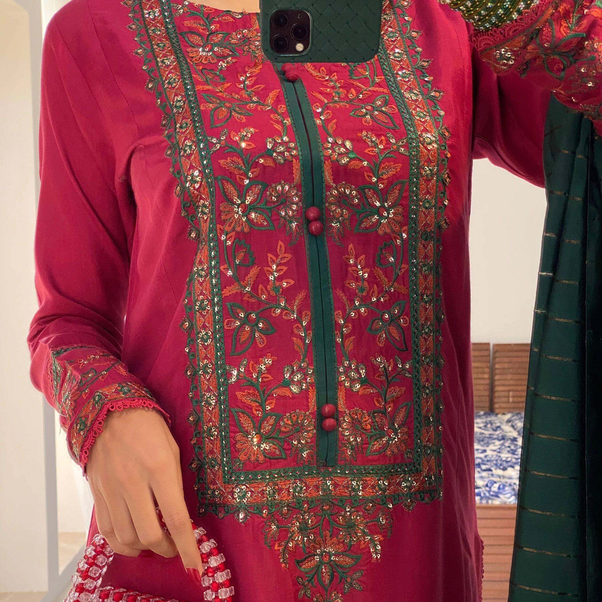 Corner Embroidered Pret